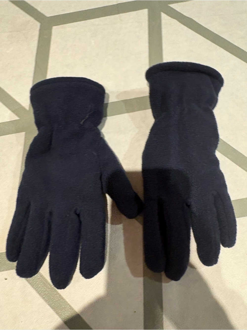 3/15$  Black Fleece Winter Gloves